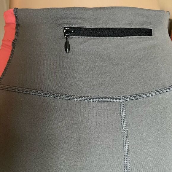 Spanx Gray Colorblock Compression Knee Pant Leggings - Picture 9 of 11